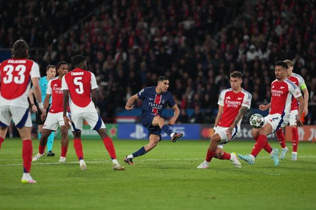 Achraf Hakimi of PSG puts his side 2-0 ahead Paris Saint-Germain v Arsenal, UEFA Champions League, Semi Final, Second Leg, Football, Parc des Princes, Paris, France - 07 May 2025 EDITORIAL USE ONLY No use with unauthorised audio, video, data, fixture lists, club league logos or live services. Online in-match use limited to 120 images, no video emulation. No use in betting, games or single club league player publications. Copyright: xDavexWinter Shutterstockx 15288067cg