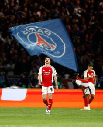 Declan Rice of Arsenal reacts after the 2nd PSG goal Paris Saint-Germain v Arsenal, Football, UEFA Champions League, Semi-Final 2nd Leg, Parc des Princes, Paris, France - 07 05 2025 Editorial use only  Copyright: xMattxImpey Shutterstockx 15289021t