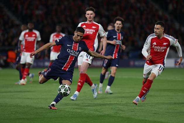 Paris, Parc des Princes 7 05 2025 xJFx UEFA Champions League 2024 25 semi-final second leg Paris Saint Germain Arsenal FC v l , Achraf Hakimi Paris Saint Germain , Gabriel Martinelli Arsenal FC in action, in action, Copyright: JoaquimxFerreira