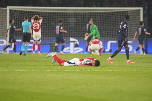 William Saliba of Arsenal reacts after Bukayo Saka of Arsenal fires over from close range Paris Saint-Germain v Arsenal, UEFA Champions League, Semi Final, Second Leg, Football, Parc des Princes, Paris, France - 07 May 2025 EDITORIAL USE ONLY No use with unauthorised audio, video, data, fixture lists, club league logos or live services. Online in-match use limited to 120 images, no video emulation. No use in betting, games or single club league player publications. Copyright: xDavexWinter Shutterstockx 15288067cr