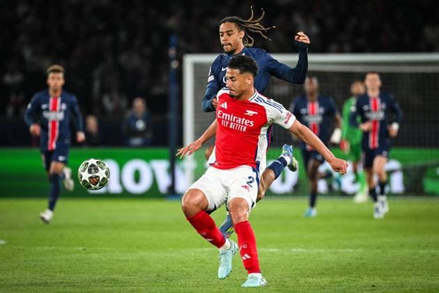 May 7, 2025, Paris, France, France: William SALIBA of Arsenal and Bradley BARCOLA of PSG during the UEFA Champions League match between Paris Saint-Germain and Arsenal FC at Parc des Princes Stadium on May 07, 2025 in Paris, France. Paris France - ZUMAm308 20250507_zsp_m308_013 Copyright: xMatthieuxMirvillex