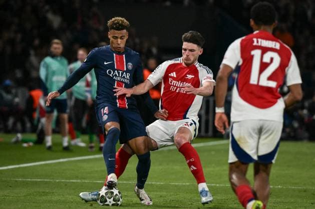 Champions League PSG vs Arsenal FC - FA Paris Saint-Germain’s forward Desire Doue fights for the ball against Arsenal’s midfielder Declan Rice during the UEFA Champions League football match between Paris Saint-Germain and Arsenal FC at the Parc des Princes Stadium in Paris on May 7, 2025. Photo by Firas Abdullah ABACAPRESS.COM Paris Ile-de-France France  Copyright: xAbdullahxFiras ABACAx