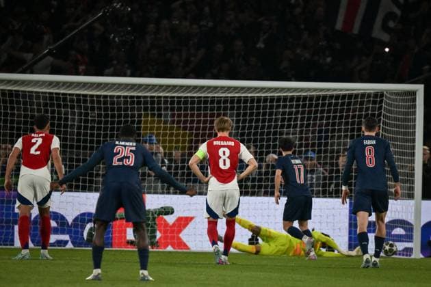 Champions League PSG vs Arsenal FC - FA Paris Saint-Germain’s midfielder Vitinha misses a penalty during the UEFA Champions League football match between Paris Saint-Germain and Arsenal FC at the Parc des Princes Stadium in Paris on May 7, 2025. Photo by Firas Abdullah ABACAPRESS.COM Paris Ile-de-France France  Copyright: xAbdullahxFiras ABACAx