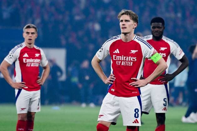 FOOTBALL : PSG vs Arsenal - Ligue des Champions - 07 05 2025 Martin Odegaard ( 8 - Arsenal FC ) and Arsenal FC players look dejected following the UEFA Champions League match between Paris Saint Germain and Arsenal FC at Parc Des Princes on May 07 , 2025 in Paris, France. ( Photo by Dante Badano PsnewZ ) - ParisFrance  Copyright: xx