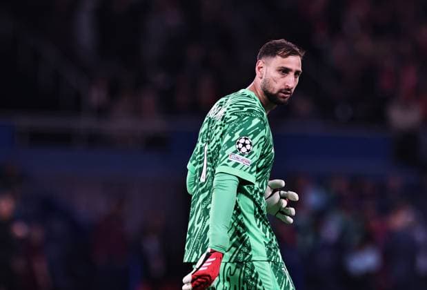 (250508) -- PARIS, May 8, 2025 -- Paris Saint-Germain s goalkeeper Gianluigi Donnarumma looks on during the UEFA Champions League semifinal second leg match between Paris Saint-Germain and Arsenal at the Parc des Princes stadium in Paris, France, May 7, 2025. ) (SP)FRANCE-PARIS-FOOTBALL-UEFA CHAMPIONS LEAGUE-PSG VS ARSENAL GaoxJing 