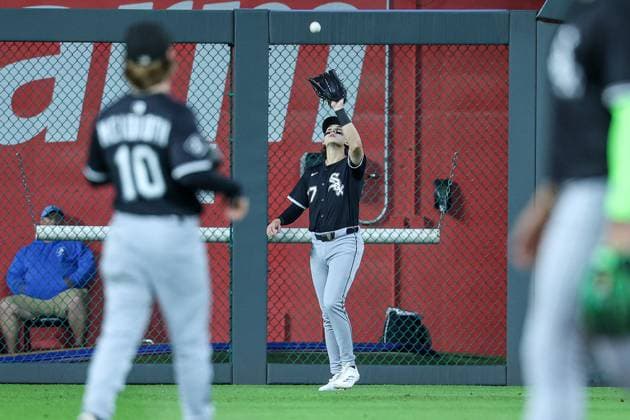 May 7, 2025: Chicago White Sox left fielder Brooks Baldwin (27) catches a fly ball for an out on Kansas City Royals first baseman Salvador Perez (13) during the eighth inning at Kauffman Stadium in Kansas City, MO. CSM Kansas City United States of America - ZUMAc04_ 20250507_zma_c04_019 Copyright: xDavidxSmithx