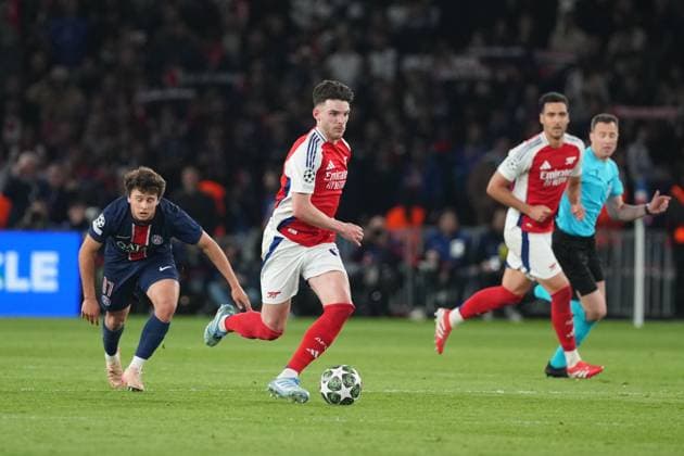 Declan Rice of Arsenal drives forward Paris Saint-Germain v Arsenal, UEFA Champions League, Semi Final, Second Leg, Football, Parc des Princes, Paris, France - 07 May 2025 EDITORIAL USE ONLY No use with unauthorised audio, video, data, fixture lists, club league logos or live services. Online in-match use limited to 120 images, no video emulation. No use in betting, games or single club league player publications. Copyright: xDavexWinter Shutterstockx 15288067jv