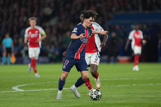 Vitinha of PSG Paris Saint-Germain v Arsenal, UEFA Champions League, Semi Final, Second Leg, Football, Parc des Princes, Paris, France - 07 May 2025 EDITORIAL USE ONLY No use with unauthorised audio, video, data, fixture lists, club league logos or live services. Online in-match use limited to 120 images, no video emulation. No use in betting, games or single club league player publications. Copyright: xDavexWinter Shutterstockx 15288067kp