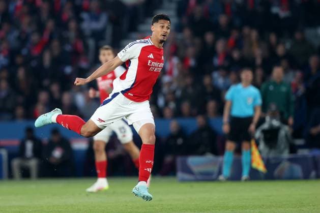 PSG gegen Arsenal UEFA Champions League 07. Mai 2025 Paris UEFA Champions League Paris Saint Germain gegen Arsenal FC William Saliba von Arsenal Foto Mark Leech Paris UK  Copyright: xMarkxLeechxOffside