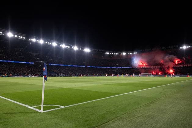 Paris Saint-Germain v Arsenal Paris Saint-Germain ultras light smoke flares during play during the Paris Saint-Germain v Arsenal UEFA Champions League Semi-final 2nd leg at the Parc de Princes, Paris, France on 7 May 2025 Credit: Ian Stephen Every Second Media Editorial use only. All images are copyright Every Second Media Limited. No images may be reproduced without prior permission. Copyright: xIMAGO EveryxSecondxMediax ESM-1469-0054 IanxStephenx xEveryxSecondxMediax