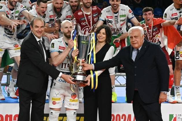 VOLLEY - Superlega Serie A - Playoff Scudetto - Final - Cucine Lube Civitanova vs Itas Trentino Itas Trentino s awards ceremony during Playoff Scudetto - Final - Cucine Lube Civitanova vs Itas Trentino, Volleyball Italian Serie A Men Superleague match in Civitanova Marche, Italy, May 07 2025 Civitanova Marche Italy  Copyright: xIPAxSport ABACAx