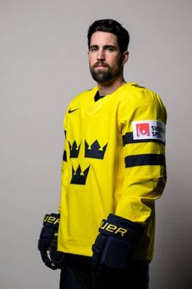 250508 Erik Gustafsson of Sweden poses for a portrait ahead of the 2025 IIHF Ice Hockey World Championship on May 8, 2025 in Stockholm Editors note Background has been retouched Photo Joel Marklund BILDBYRAN kod JM JM0670 bbeng ishockey ice hockey ishockey vm 2025 vm 2025 iihf world championship porträtt sverige sweden  Copyright: JOELxMARKLUND BB250508JM016