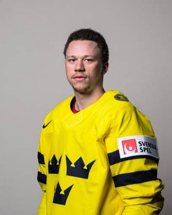 250508 Lucas Raymond of Sweden poses for a portrait ahead of the 2025 IIHF Ice Hockey World Championship on May 8, 2025 in Stockholm Editors note Background has been retouched Photo Joel Marklund BILDBYRAN kod JM JM0670 bbeng ishockey ice hockey ishockey vm 2025 vm 2025 iihf world championship porträtt sverige sweden  Copyright: JOELxMARKLUND BB250508JM021