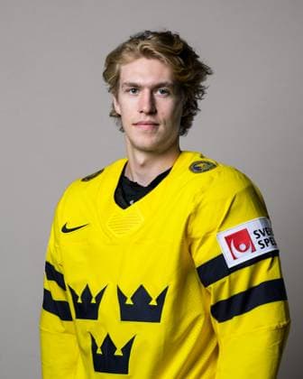250508 Simon Edvinsson of Sweden poses for a portrait ahead of the 2025 IIHF Ice Hockey World Championship on May 8, 2025 in Stockholm Editors note Background has been retouched Photo Joel Marklund BILDBYRAN kod JM JM0670 bbeng ishockey ice hockey ishockey vm 2025 vm 2025 iihf world championship porträtt sverige sweden  Copyright: JOELxMARKLUND BB250508JM042