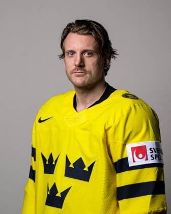 250508 Jonas Brodin of Sweden poses for a portrait ahead of the 2025 IIHF Ice Hockey World Championship on May 8, 2025 in Stockholm Editors note Background has been retouched Photo Joel Marklund BILDBYRAN kod JM JM0670 bbeng ishockey ice hockey ishockey vm 2025 vm 2025 iihf world championship porträtt sverige sweden  Copyright: JOELxMARKLUND BB250508JM045