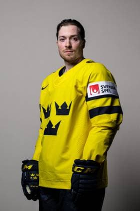 250508 Jesper FrödÃ n of Sweden poses for a portrait ahead of the 2025 IIHF Ice Hockey World Championship on May 8, 2025 in Stockholm Editors note Background has been retouched Photo Joel Marklund BILDBYRAN kod JM JM0670 bbeng ishockey ice hockey ishockey vm 2025 vm 2025 iihf world championship porträtt sverige sweden  Copyright: JOELxMARKLUND BB250508JM047