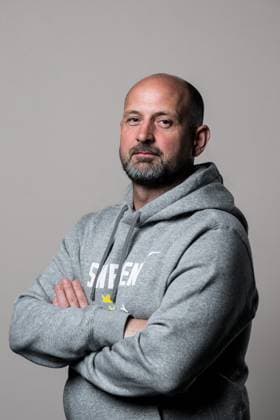 250508 Assistant coach Anders Sörensen of Sweden poses for a portrait ahead of the 2025 IIHF Ice Hockey World Championship on May 8, 2025 in Stockholm Editors note Background has been retouched Photo Joel Marklund BILDBYRAN kod JM JM0670 bbeng ishockey ice hockey ishockey vm 2025 vm 2025 iihf world championship porträtt sverige sweden  Copyright: JOELxMARKLUND BB250508JM054