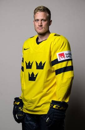 250508 Gabriel Carlsson of Sweden poses for a portrait ahead of the 2025 IIHF Ice Hockey World Championship on May 8, 2025 in Stockholm Editors note Background has been retouched Photo Joel Marklund BILDBYRAN kod JM JM0670 bbeng ishockey ice hockey ishockey vm 2025 vm 2025 iihf world championship porträtt sverige sweden  Copyright: JOELxMARKLUND BB250508JM057