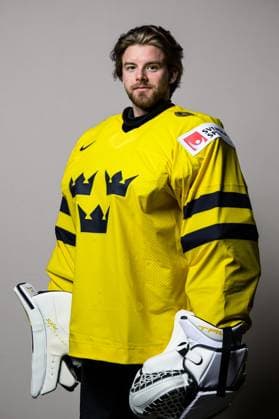 250508 Goaltender Samuel Ersson of Sweden poses for a portrait ahead of the 2025 IIHF Ice Hockey World Championship on May 8, 2025 in Stockholm Editors note Background has been retouched Photo Joel Marklund BILDBYRAN kod JM JM0670 bbeng ishockey ice hockey ishockey vm 2025 vm 2025 iihf world championship porträtt sverige sweden  Copyright: JOELxMARKLUND BB250508JM036