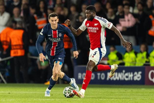 Paris Saint-Germain v Arsenal FC - UEFA Champions League 2024 25 Semi Final Second Leg Fabian Ruiz of Paris Saint-Germain and Thomas Partey of Arsenal participate in the UEFA Champions League Semi-final Second Leg football match between Arsenal and Paris Saint-Germain at the Parc des Princes Stadium, on may 07, 2025. Paris France  Copyright: xIbrahimxEzzatx originalFilename:ezzat-notitle250507_np7oU.jpg