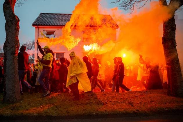 250508 Fans of Bodo Glimt with pyro ahead of the UEFA Europa League semi final football match between Bodo Glimt and Tottenham on May 8, 2025 in Bodo Photo Vegard Grott BILDBYRAN kod VG VG0750 bbeng fotboll football soccer fotball uefa europa league europa league bodo glimt bodo glimt tottenham hotspur spurs publik  Copyright: VEGARDxGRoTT BB250508VG001