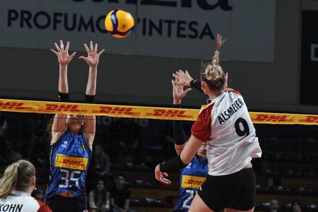 9 Lina Alsmeier of German national team, Nationalteam in action during BPER Test match, Italy-Germany volleyball national team at PalaIgor Gorgonzola in Novara  Copyright: xAndreaxAmato IPAxSportx xipa-agency.netx xx IPA_57418618 IPA_Agency_IPA57418618