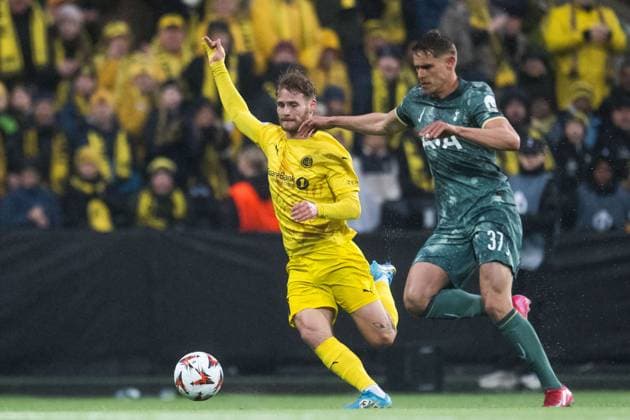 250508 Ole Didrik Blomberg of Bodo Glimt and Micky van de Ven of Tottenham Hotspur during the UEFA Europa League semi final football match between Bodo Glimt and Tottenham on May 8, 2025 in Bodo Photo Vegard Grott BILDBYRAN kod VG VG0750 bbeng fotboll football soccer fotball uefa europa league europa league bodo glimt bodo glimt tottenham hotspur spurs  Copyright: VEGARDxGRoTT BB250508VG026