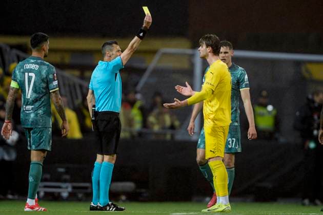 UEFA Europa leauge 2024 2025 Bodo Glimt Tottenham Bodo 20250508 Head referee Maurizio Mariani gives a yellow card to Bodo Glimts Kasper Hogh during the UEFA Europa League between Bodo Glimt and Tottenham at Aspmyra Stadium Photo Stian Lysberg Solum NTB Bodo Norge EDITORIAL USE ONLY RESTRICTED USE FOR BETTING COMPANIES  Copyright: xStianxLysbergxSolumx xNTBx