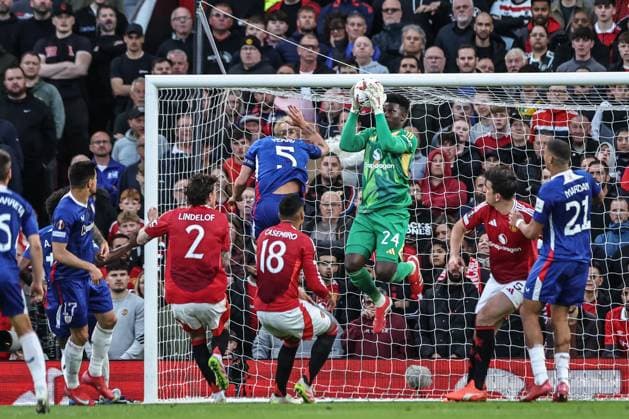 UEFA Europa League Semi-final Manchester United, ManU v Athletic Bilbao AndrÃ Onana of Manchester United jumps up to collect the ball during the UEFA Europa League Semi-final match Manchester United vs Athletic Bilbao at Old Trafford, Manchester, United Kingdom, 8th May 2025 (Photo by Mark Cosgrove News Images) Manchester Old Trafford Greater Manchester United Kingdom Copyright: xMarkxCosgrove NewsxImagesx