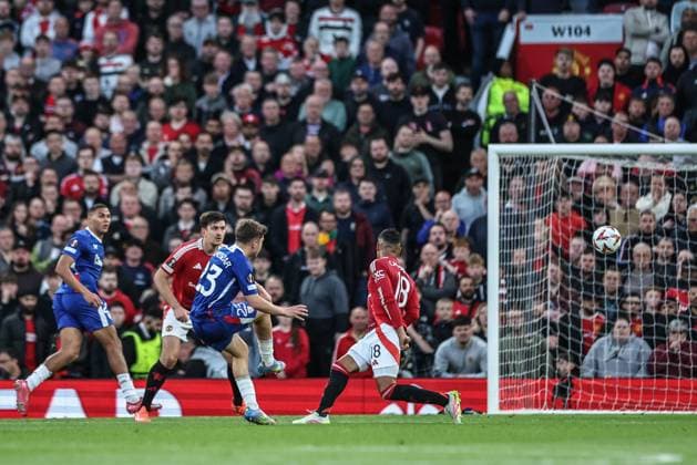 UEFA Europa League Semi-final Manchester United, ManU v Athletic Bilbao Mikel Jauregizar of Athletic Bilbao scores to make it 0-1 during the UEFA Europa League Semi-final match Manchester United vs Athletic Bilbao at Old Trafford, Manchester, United Kingdom, 8th May 2025 (Photo by Mark Cosgrove News Images) Manchester Old Trafford Greater Manchester United Kingdom Copyright: xMarkxCosgrove NewsxImagesx