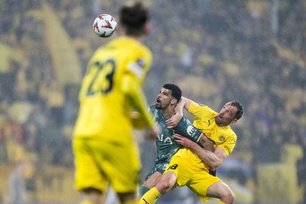 250508 Dominic Solanke of Tottenham Hotspur and Brede Moe of Bodo Glimt during the UEFA Europa League semi final football match between Bodo Glimt and Tottenham on May 8, 2025 in Bodo Photo Vegard Grott BILDBYRAN kod VG VG0750 bbeng fotboll football soccer fotball uefa europa league europa league bodo glimt bodo glimt tottenham hotspur spurs  Copyright: VEGARDxGRoTT BB250508VG036