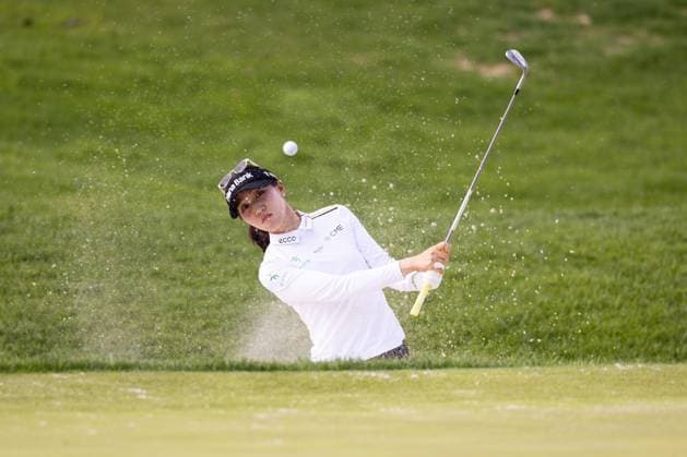May 8, 2025, Jersey City, New Jersey, USA: LYDIA KO of New Zealand plays a bunker shot during the first round of the Mizuho Americas Open 2025 at Liberty National Golf Club. Jersey City, New Jersey USA - ZUMAb273 20250508_zsp_b273_002 Copyright: xJordanxBankx