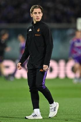 Edoardo Bove of A.C.F. Fiorentina participates in the 2024 25 UEFA Conference League Semi Final Second Leg match between A.C.F. Fiorentina and Real Betis Balompie at Artemio Franchi Stadium on May 8, 2025 in Florence, Italy.  Copyright: xDomenicoxCippitelli IPAxSportx xipa-agency.netx xx IPA_57439142 IPA_Agency_IPA57439142