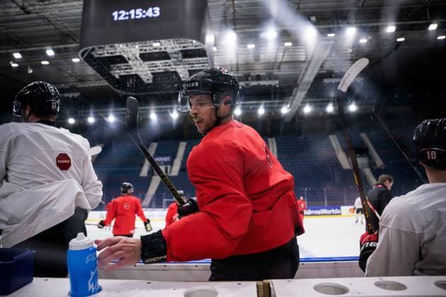 250509 Sidney Crosby of Canada at a practice session during the 2025 IIHF Ice Hockey World Championship on May 9, 2025 in Stockholm Photo Joel Marklund BILDBYRAN kod JM JM0673 bbeng ishockey ice hockey ishockey vm 2025 vm 2025 iihf world championship träning practice kanada canada  Copyright: JOELxMARKLUND BB250509JM003