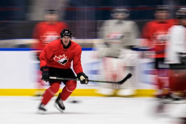 250509 Sidney Crosby of Canada at a practice session during the 2025 IIHF Ice Hockey World Championship on May 9, 2025 in Stockholm Photo Joel Marklund BILDBYRAN kod JM JM0673 bbeng ishockey ice hockey ishockey vm 2025 vm 2025 iihf world championship träning practice kanada canada  Copyright: JOELxMARKLUND BB250509JM005
