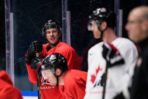 250509 Sidney Crosby of Canada at a practice session during the 2025 IIHF Ice Hockey World Championship on May 9, 2025 in Stockholm Photo Joel Marklund BILDBYRAN kod JM JM0673 bbeng ishockey ice hockey ishockey vm 2025 vm 2025 iihf world championship träning practice kanada canada  Copyright: JOELxMARKLUND BB250509JM010