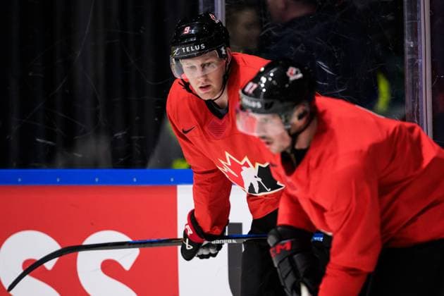 250509 Nathan MacKinnon and Sidney Crosby of Canada at a practice session during the 2025 IIHF Ice Hockey World Championship on May 9, 2025 in Stockholm Photo Joel Marklund BILDBYRAN kod JM JM0673 bbeng ishockey ice hockey ishockey vm 2025 vm 2025 iihf world championship träning practice kanada canada  Copyright: JOELxMARKLUND BB250509JM012