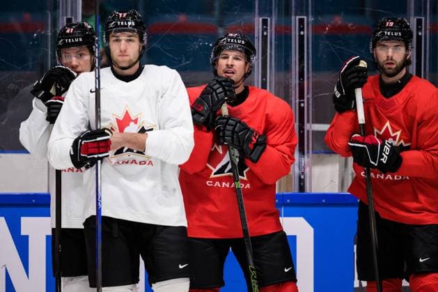 250509 Ryker Evans, Will Cuylle, Sidney Crosby and Adam Fantilli of Canada at a practice session during the 2025 IIHF Ice Hockey World Championship on May 9, 2025 in Stockholm Photo Joel Marklund BILDBYRAN kod JM JM0673 bbeng ishockey ice hockey ishockey vm 2025 vm 2025 iihf world championship träning practice kanada canada  Copyright: JOELxMARKLUND BB250509JM014