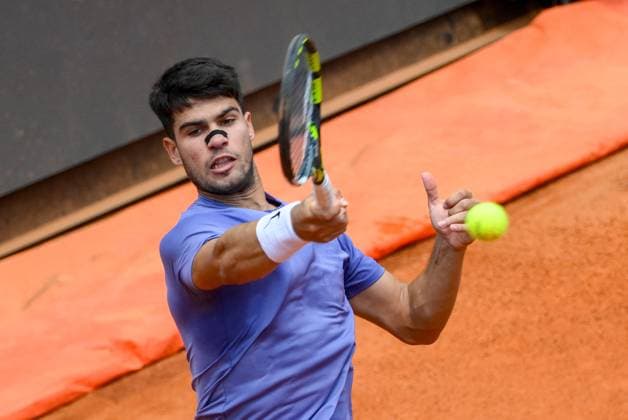 TENNIS - Internazionali di Tennis - Internazionali BNL d Italia Carlos Alcaraz (ESP) during the second round against Dusan Lajovic (SRB) of the ATP, Tennis Herren Master 1000 Internazionali BNL d Italia tournament at Foro Italico on May 09, 2025 Fabrizio Corradetti LiveMedia Rome Italy  Copyright: xIPAxSport ABACAx