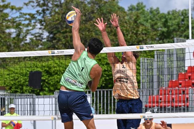 May 9, 2025, Madrid, Madrid, Spain: 1 ALVARO VIERA (ESP) - 2 NICOLAI OLE AAS (NOR) competes during the World Beach ProTour Futures volleyball match between SPAIN and NORWAY at Parque Deportivo Puerta de Hierro on May 09, 2025 in Madrid, Spain. Madrid Spain - ZUMAc312 20250509_zsp_c312_011 Copyright: xOscarxManuelxSanchezx
