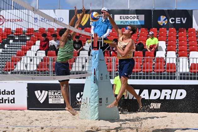 May 9, 2025, Madrid, Madrid, Spain: 2 NICOLAI OLE AAS (NOR) - 1 ALVARO VIERA (ESP) competes during the World Beach ProTour Futures volleyball match between SPAIN and NORWAY at Parque Deportivo Puerta de Hierro on May 09, 2025 in Madrid, Spain. Madrid Spain - ZUMAc312 20250509_zsp_c312_014 Copyright: xOscarxManuelxSanchezx