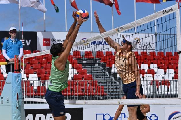 May 9, 2025, Madrid, Madrid, Spain: 1 ALVARO VIERA (ESP) - 1 ANTON RINGoËœEN (NOR) competes during the World Beach ProTour Futures volleyball match between SPAIN and NORWAY at Parque Deportivo Puerta de Hierro on May 09, 2025 in Madrid, Spain. Madrid Spain - ZUMAc312 20250509_zsp_c312_054 Copyright: xOscarxManuelxSanchezx