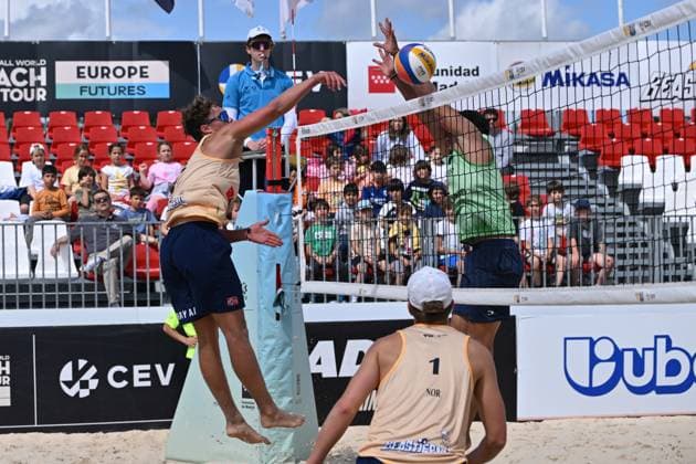 May 9, 2025, Madrid, Madrid, Spain: 2 NICOLAI OLE AAS (NOR) - 1 ALVARO VIERA (ESP) competes during the World Beach ProTour Futures volleyball match between SPAIN and NORWAY at Parque Deportivo Puerta de Hierro on May 09, 2025 in Madrid, Spain. Madrid Spain - ZUMAc312 20250509_zsp_c312_060 Copyright: xOscarxManuelxSanchezx