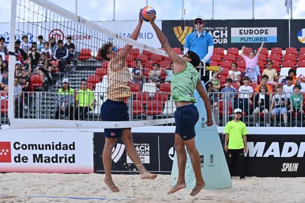 May 9, 2025, Madrid, Madrid, Spain: 1 ALVARO VIERA (ESP) - 2 NICOLAI OLE AAS (NOR) competes during the World Beach ProTour Futures volleyball match between SPAIN and NORWAY at Parque Deportivo Puerta de Hierro on May 09, 2025 in Madrid, Spain. Madrid Spain - ZUMAc312 20250509_zsp_c312_071 Copyright: xOscarxManuelxSanchezx