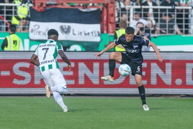 09 05 2025, Soccer, Season 2024 2025, 2 Bundesliga, Matchday 33, Preussen Münster Hertha BSC, f l Daniel Kankam Kyerewaa Preußen Münster , Diego Demme Hertha BSC Münster LVM Arena NRW Germany xRHR PHOTO TRx Copyright: TimxRehbein RHR-FOTOx RHR-FOTO TR