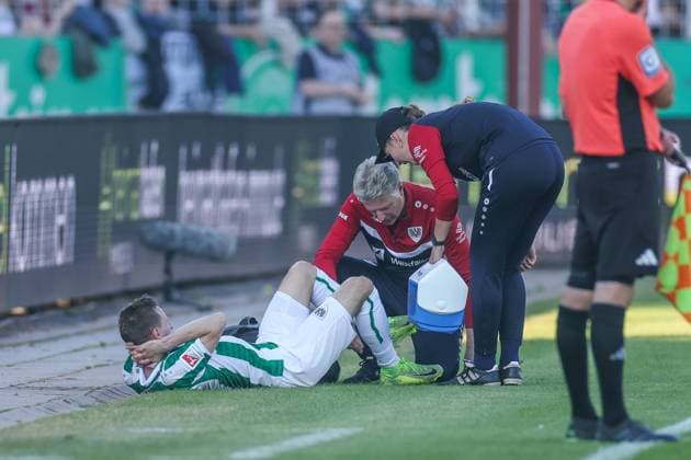 09 05 2025, Soccer, Season 2024 2025, 2 Bundesliga, Matchday 33, Preussen Münster Hertha BSC, Joshua Mees Preußen Münster injured on the ground Münster LVM Arena NRW Germany xRHR PHOTO TRx Copyright: TimxRehbein RHR-FOTOx RHR-FOTO TR