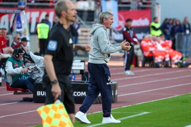 Head coach Friedhelm Funkel 1 FC Koeln cheers on the team, 1 FC Nuernberg vs 1 FC Koeln Football, 2 Bundesliga, DFL, Saison 2024 2025, Rueckrunde, 33 Spieltag, 09 05 2025 DFB regulations prohibit any use of photographs as image sequences and or quasi video Copyright: xkolbert-press MartinxAgüerax