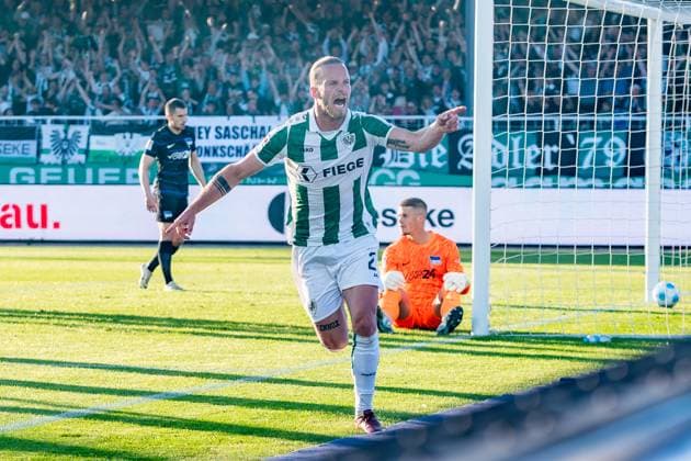 09 05 2025, Preussen Münster vs Hertha BSC, 2 Bundesliga, 33 Matchday Goal for 2 0 by Jorrit Hendrix Preussen Muenster, 20 and celebration with Marc Lorenz Preussen Muenster, 18 Dennis Smarsch Hertha BSC, 12 Important note According to the regulations of the DFL German Football League and the DFB German Football Association, it is prohibited to use photographs taken in the stadium and or of the match in the form of sequential images and or video-like photo series Copyright: xBahhoxKarax