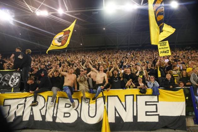 2025-05-09 Vitesse v FC Den Bosch - Dutch Keuken Kampioen Divisie ARNHEM, NETHERLANDS - MAY 9: Vitessefans during the Dutch Keuken Kampioen Divisie match between Vitesse and FC Den Bosch at Stadion Gelredome on May 9, 2025 in Arnhem, Netherlands. Arnhem Stadion Gelredome Netherlands Content not available for redistribution in The Netherlands directly or indirectly through any third parties. Copyright: xBenxGalx