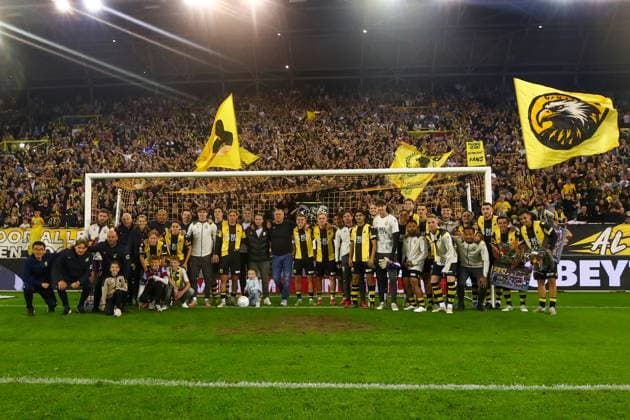 2025-05-09 Vitesse v FC Den Bosch - Dutch Keuken Kampioen Divisie ARNHEM, NETHERLANDS - MAY 9: Vitesseplayers and fans during the Dutch Keuken Kampioen Divisie match between Vitesse and FC Den Bosch at Stadion Gelredome on May 9, 2025 in Arnhem, Netherlands. Arnhem Stadion Gelredome Netherlands Content not available for redistribution in The Netherlands directly or indirectly through any third parties. Copyright: xBenxGalx